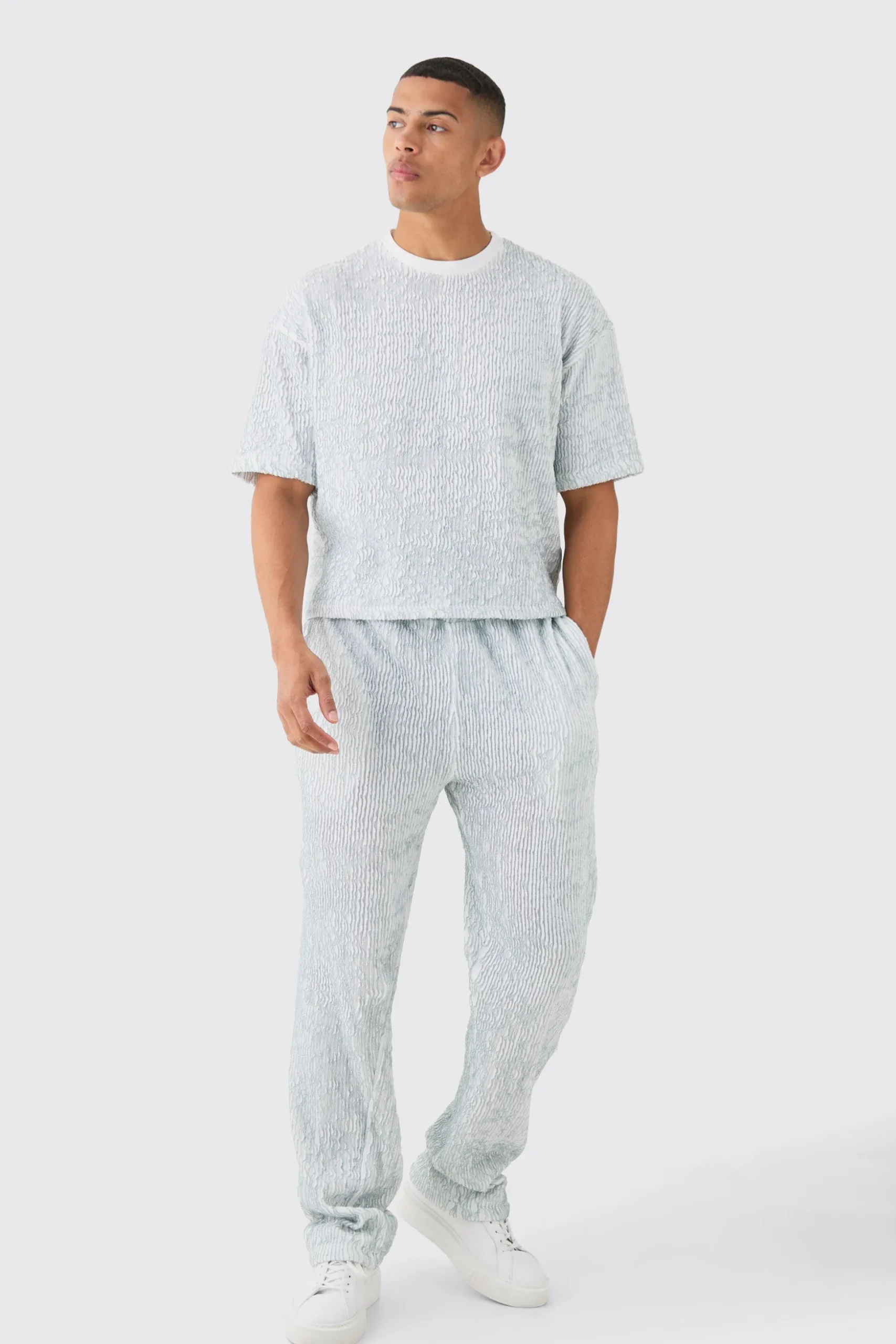 Two Tone Boxy Ripple Pleated T-shirt & Trouser | BoohooMAN UK